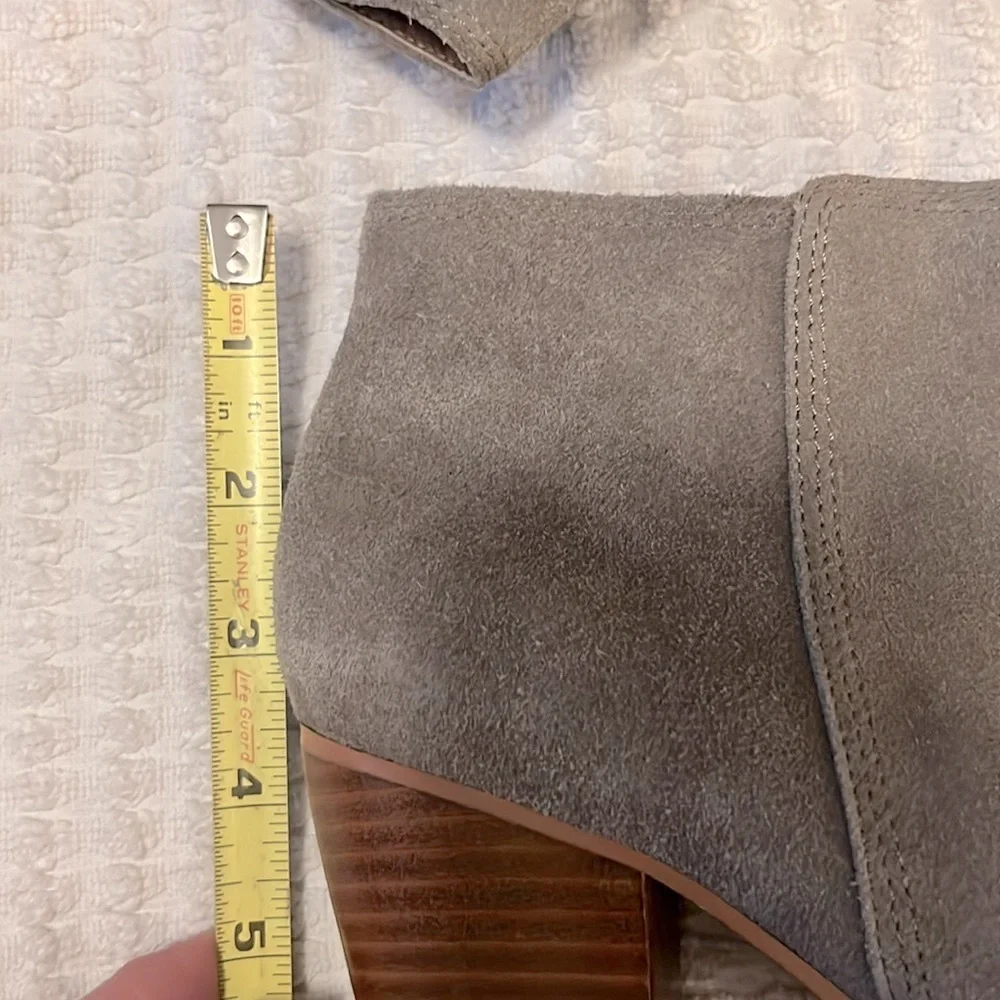 Taupe Tan Light Brown Suede Leather Block Heel Ankle Booties by Seychelles 7.5